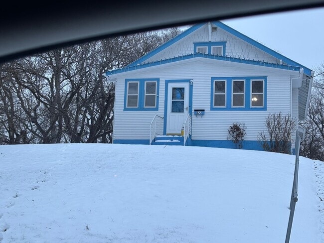 Primary Photo - 624 N Lewis Ave