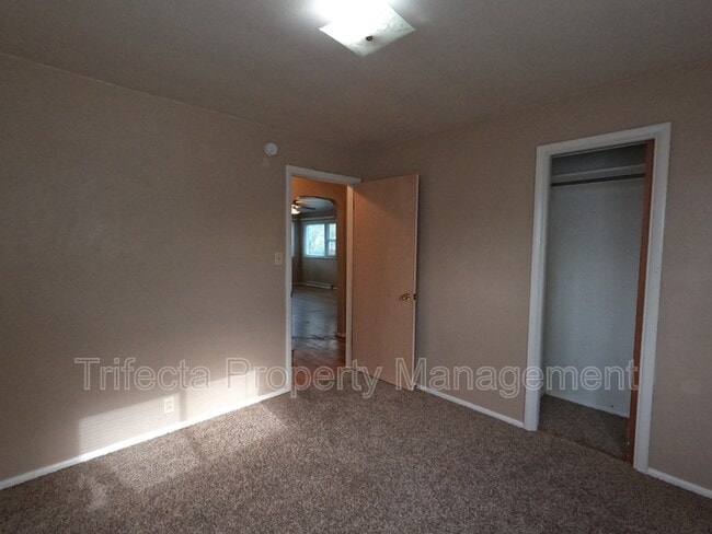 Building Photo - 622 Miller Dr
