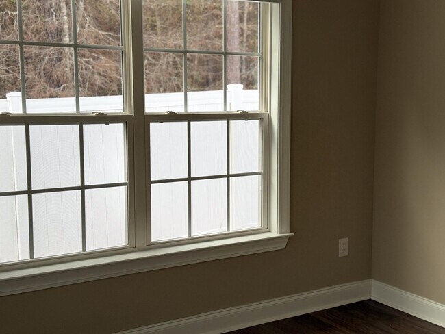 Building Photo - 301 Macarthur Dr