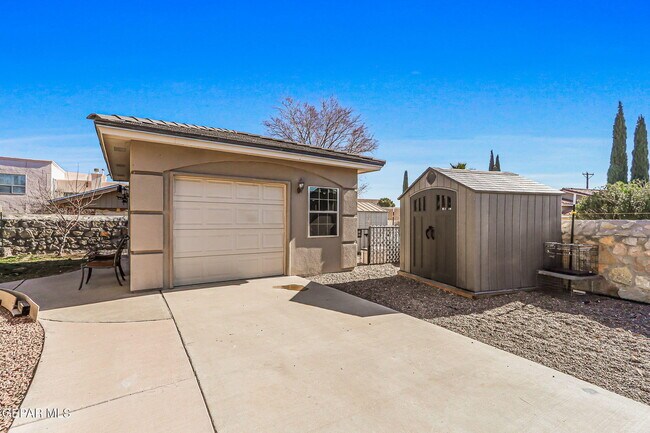 Building Photo - 312 Desert Garden Dr