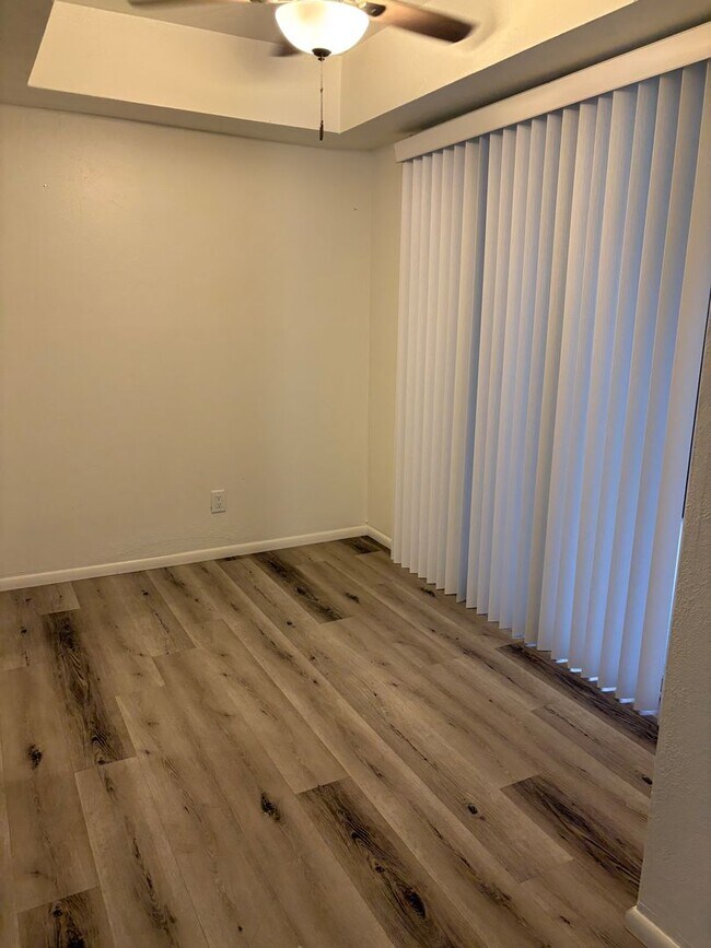 Building Photo - Northeast Condo