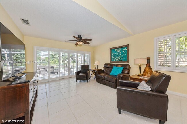 Building Photo - 8163 Montserrat Pl