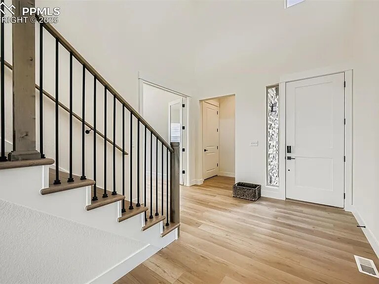 Building Photo - 3425 Crst Holw Vw