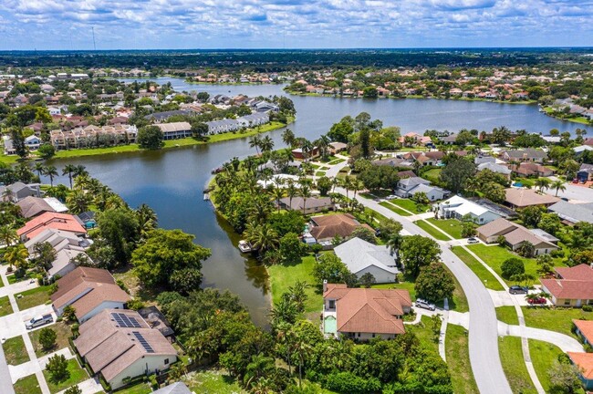 Building Photo - 1367 Riverside Cir