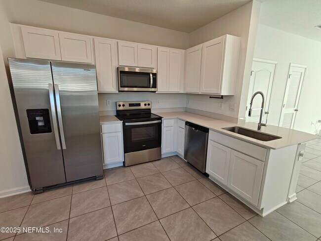 Building Photo - 114 Summer Moon Dr