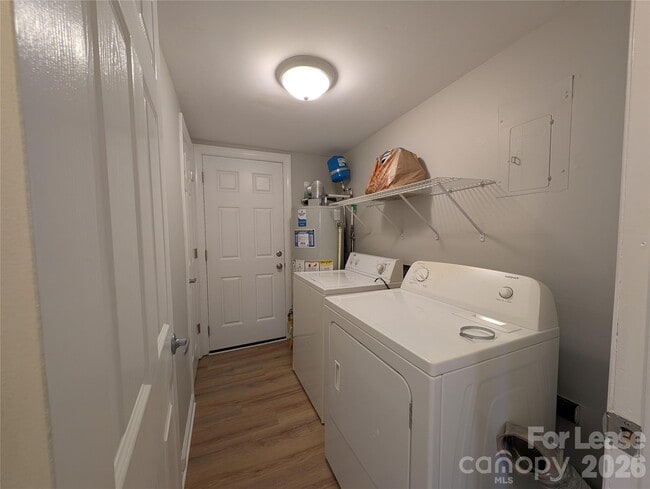 Building Photo - 3331 Donovan Pl