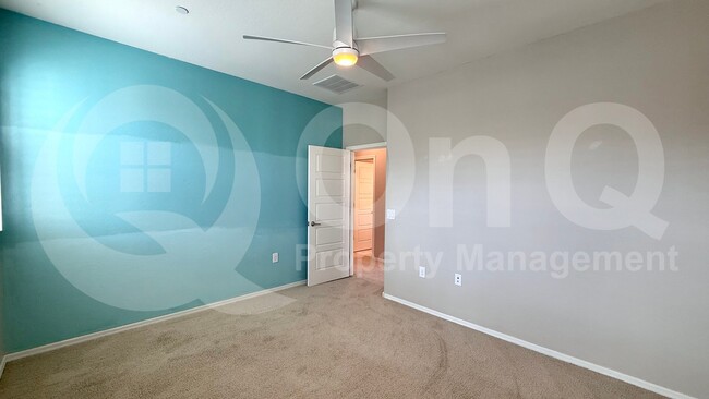 Building Photo - 2664 S Peppertree Dr