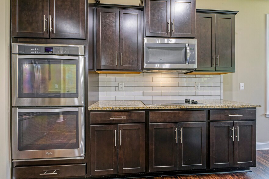 Building Photo - 1608 Cascade Falls Ln