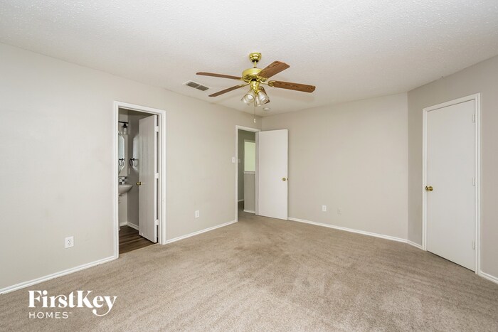 Building Photo - 2553 Big Spring Dr