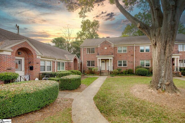 Building Photo - 600 University Ridge
