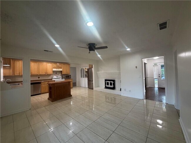 Building Photo - 981 Woodward Park Dr