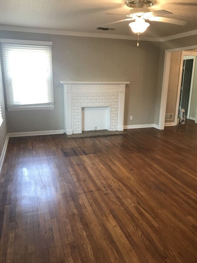 Building Photo - Pre Leasing for fall 2026! 3/2 in Tech Terrace