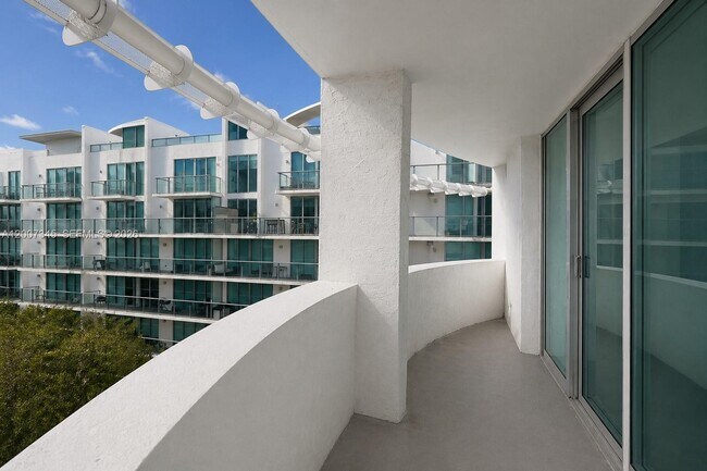 Building Photo - 6580 Indian Creek Dr