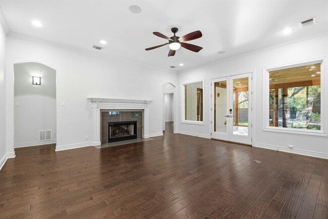 Building Photo - 1213 Grosvener Ct