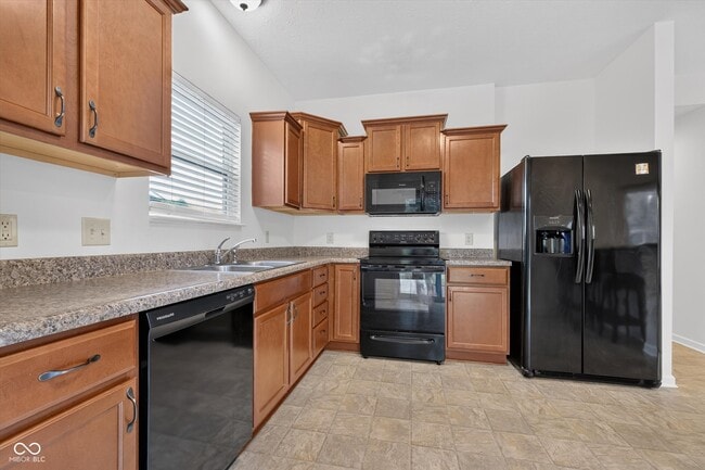 Building Photo - 793 N Crystal Dr