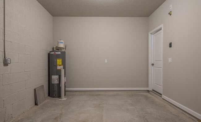 Building Photo - 3944 SE Caladium Ct