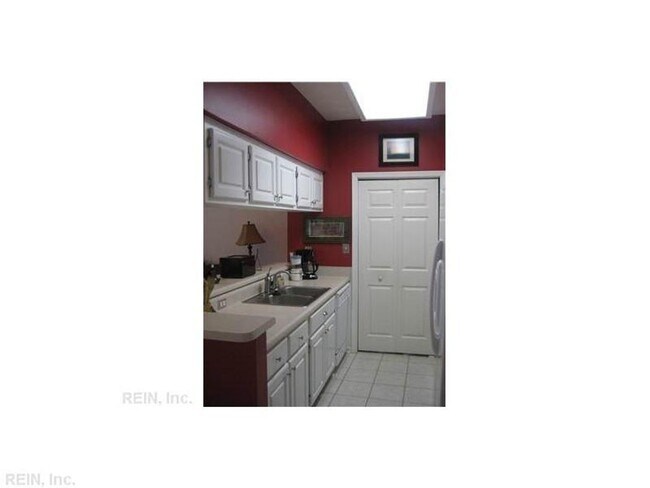 Building Photo - 212 Fireweed Ct