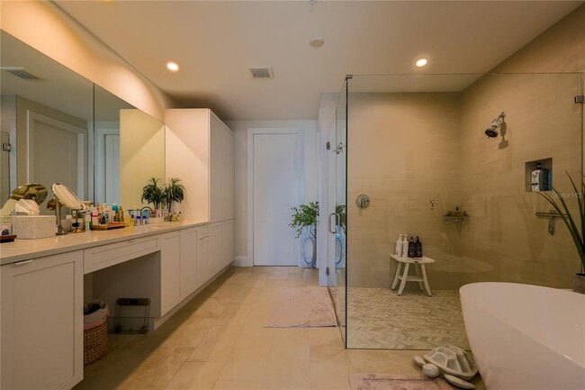 Building Photo - 2910 W Barcelona St