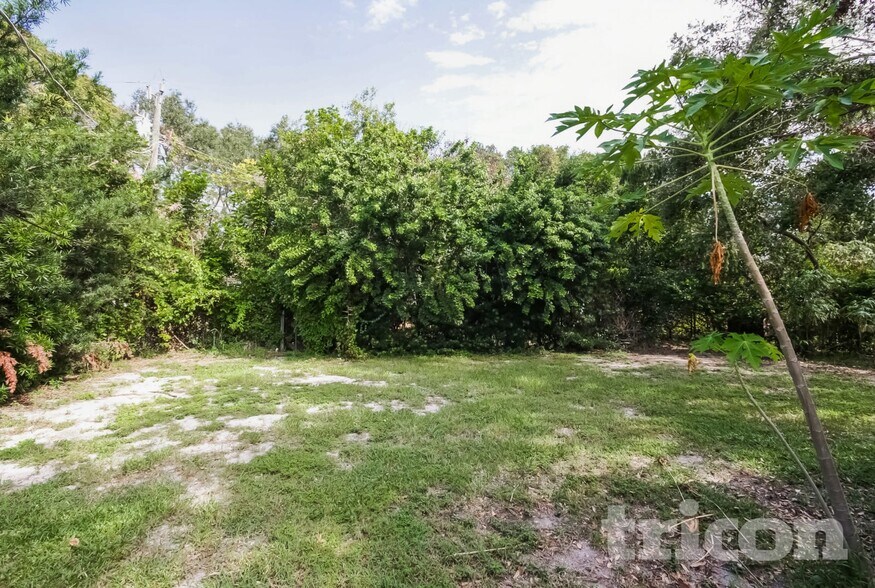 Building Photo - 2237 Grove St