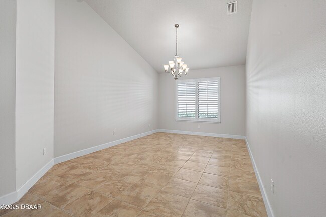 Building Photo - 663 S Lake Dr