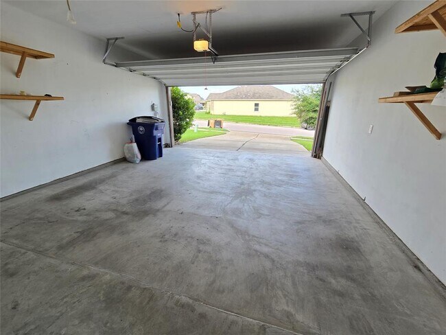 Building Photo - 10210 Tildon Ave