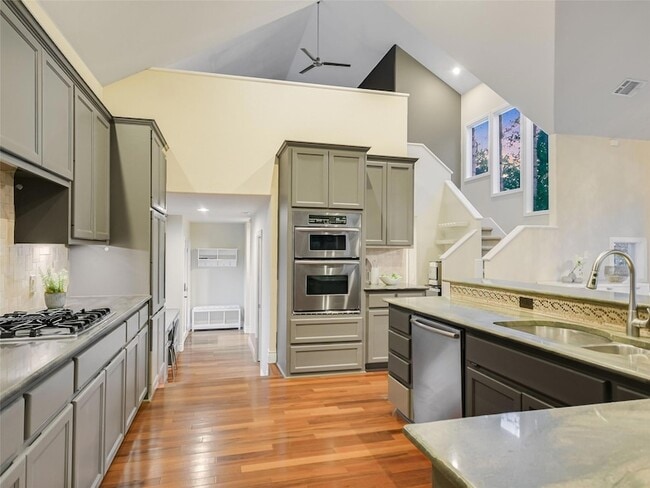Building Photo - 417 Beardsley Ln