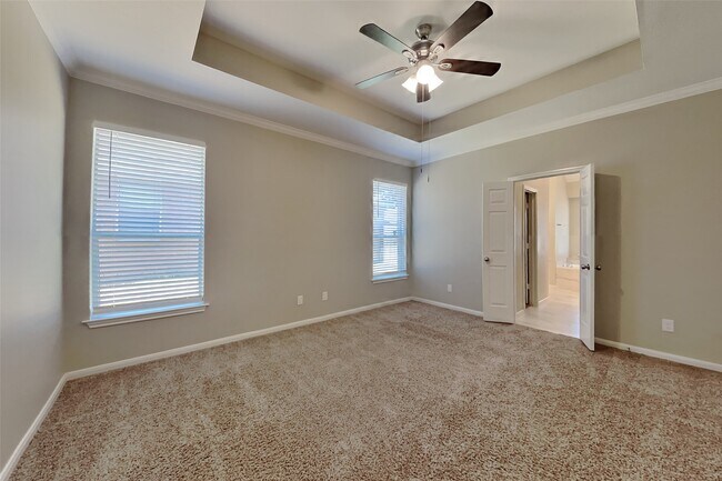 Building Photo - 15610 Forest Run Dr