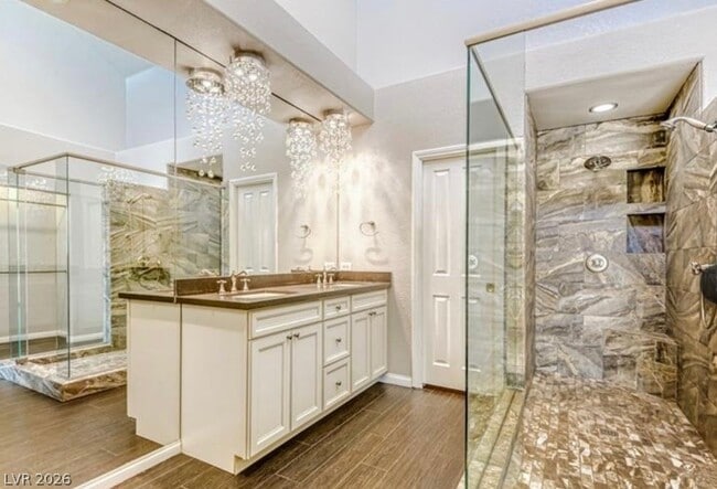 Building Photo - 8243 Round Hills Cir