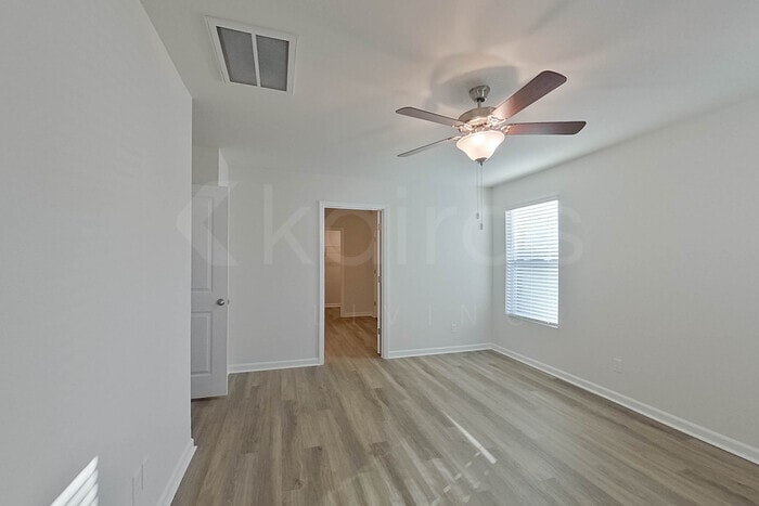 Building Photo - 117 Inez Ave