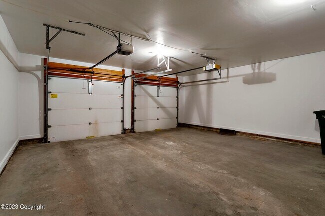 Building Photo - 909 Indian Hills Dr