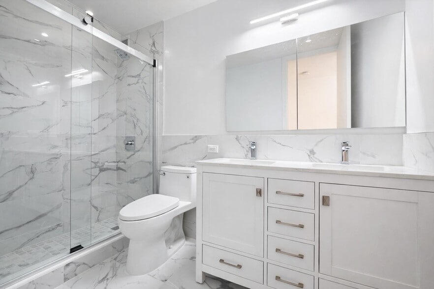 Building Photo - 1735 York Ave