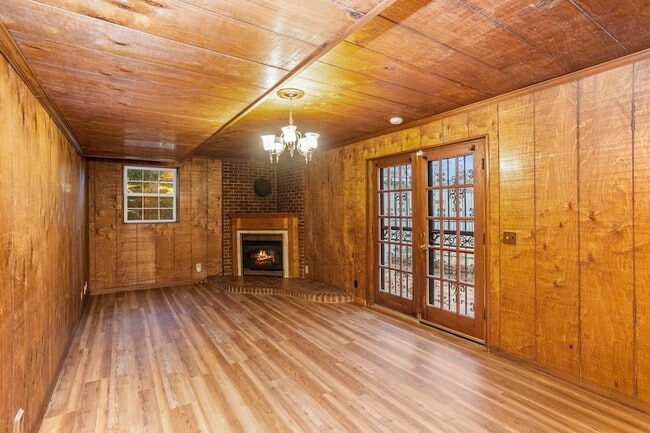 Building Photo - 2909 Cherry Hills Dr