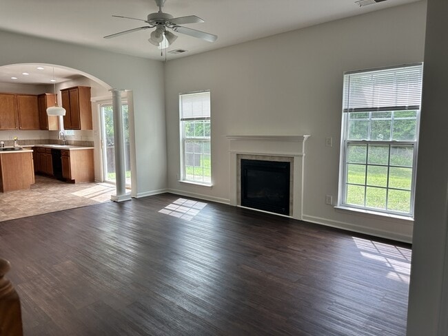 Building Photo - Spacious 5-Bedroom Home for Rent in The Pointe at Oakdale