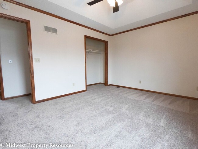 Building Photo - Clean and Fresh 3 Bedroom/2 Bath home in L...