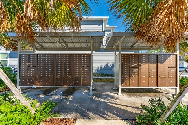 Building Photo - 4758 Kissimmee