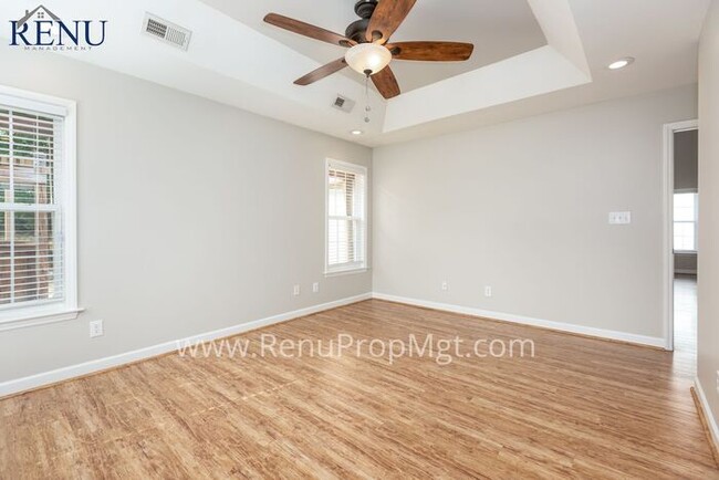 Building Photo - AVAILABLE NOW!! MOVE-IN SPECIAL!: 50% OFF ...