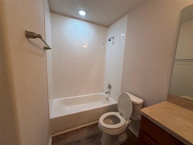 Building Photo - 334 TX-332 Loop