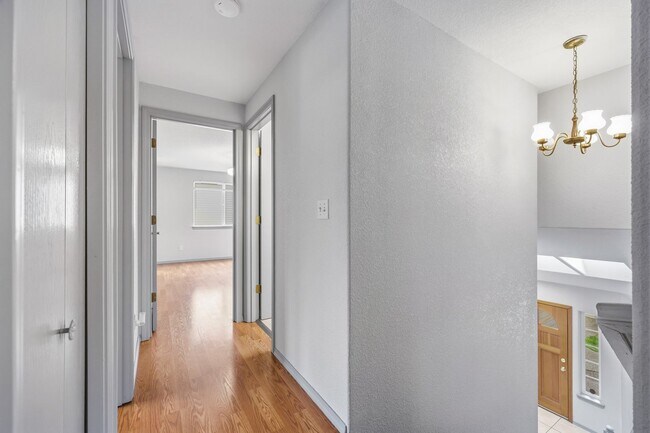 Building Photo - 6748 3rd Way SE