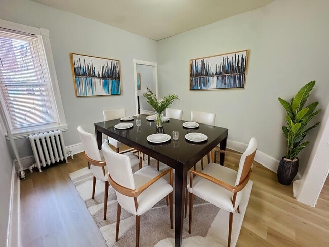 Building Photo - Renovated 3bd/1bth House with Rear yard!! ...