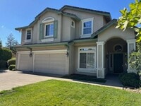 Building Photo - Gorgeous 5 bedroom + office, 4.5 bath Alam...