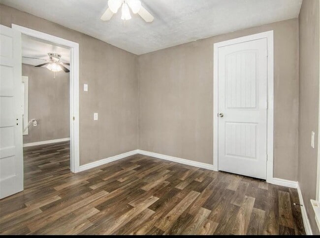 Building Photo - 1228 TX-73