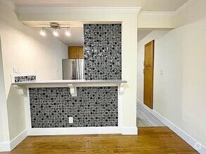 Building Photo - 3 bedroom in Bronx NY 10463