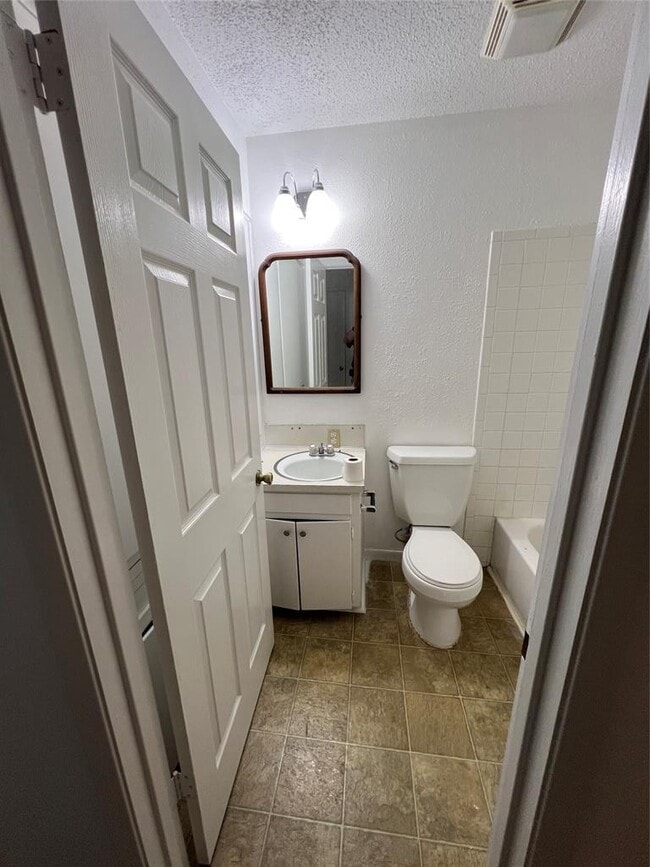 Building Photo - 8518 Woodstone Dr