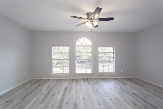 Building Photo - 2917 Bernardino Cove