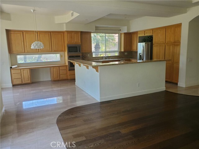 Building Photo - 5449 E Suncrest Rd