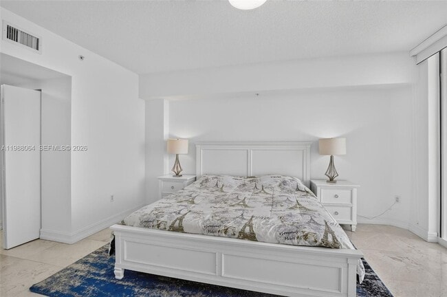 Building Photo - 16699 Collins Ave
