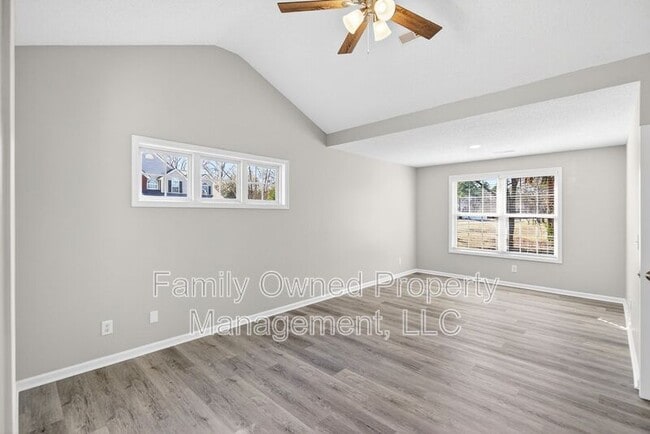 Building Photo - 123 Thousand Oaks Cir