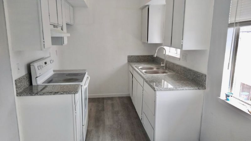 Building Photo - 3500 Rainbow Ln