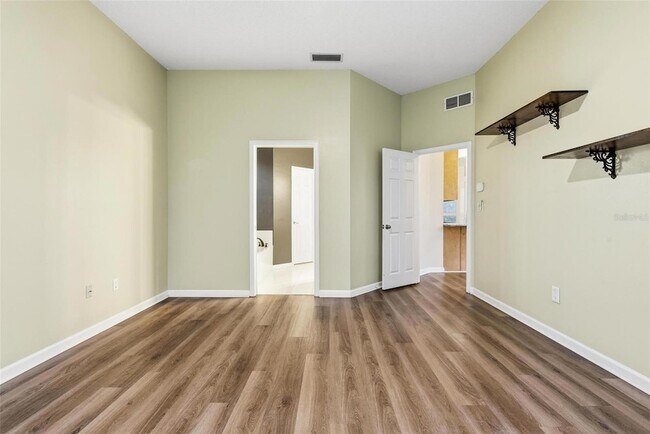 Building Photo - 7 Deerwood St