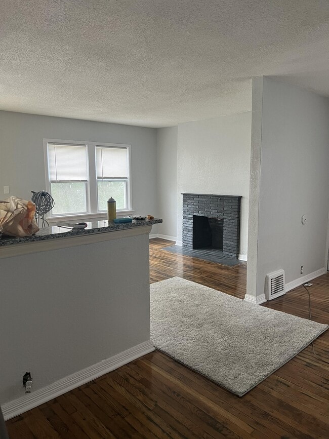 Building Photo - 2237 E 67th St